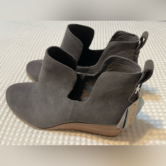 NWT Toms - Women's Gray Suede Ankle Boots - Picture 2 of 5